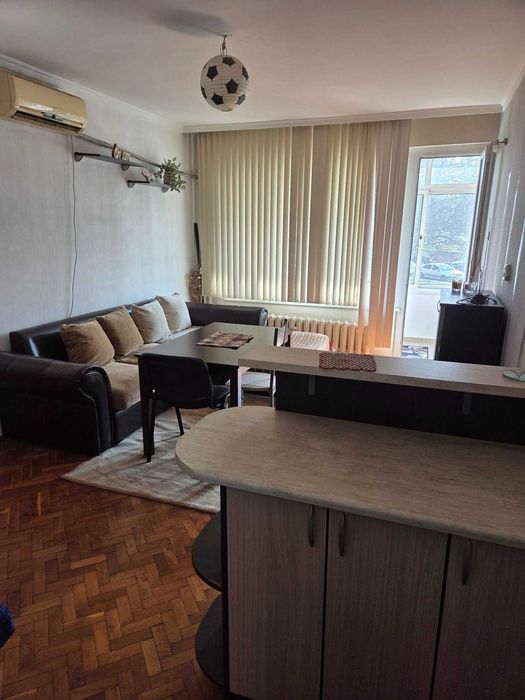 Просторен тристаен апартамент под наем – к-с Зорница, отлична локация