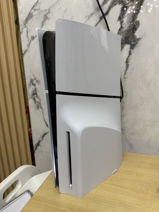 PS5 Slim Disc + 2 геймпада | Отличное состояние