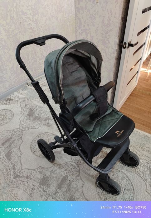 Коляска детская серо зеленая