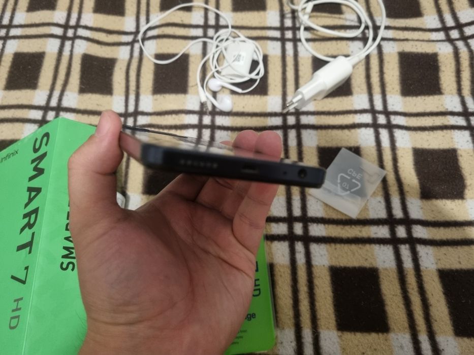 Продаю смартфон  Infinix smart 7 hd