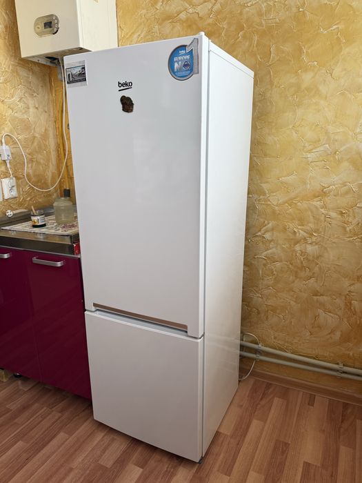 Холодильник Beko rcsk250m00w