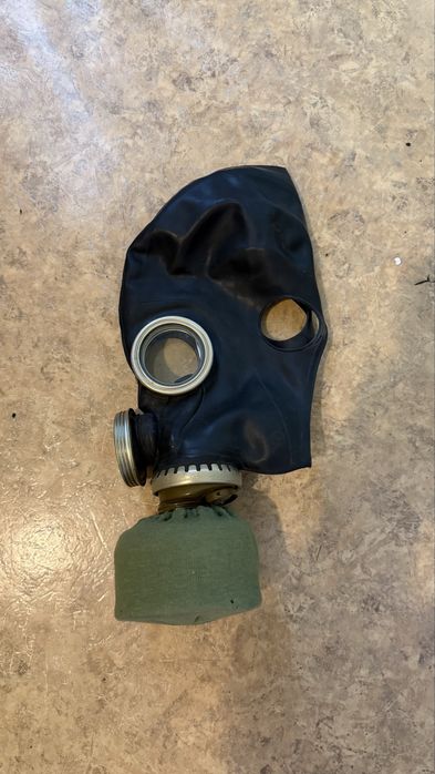 Противогаз армейский б/у, размер 3у