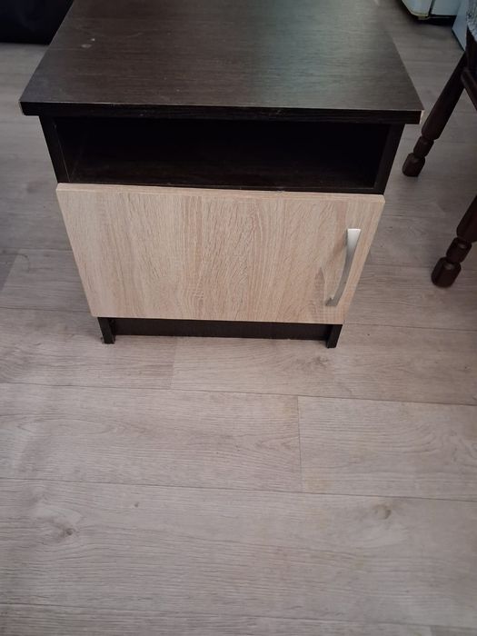Продам прикроватную тумбу