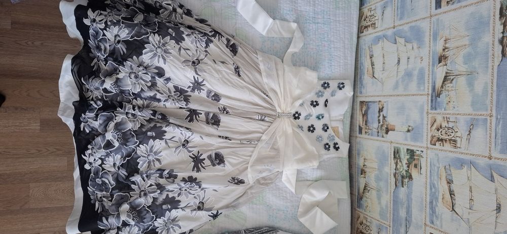 Два Нарядных платья для девочек