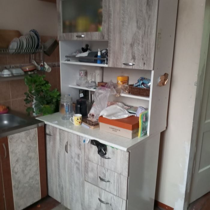 Gaz plita moyka va shkaf sotiladi 3 ta narsa bor million soʻm soʻm