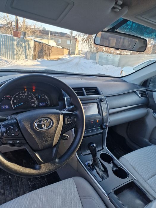 Машина Toyota Camry 55