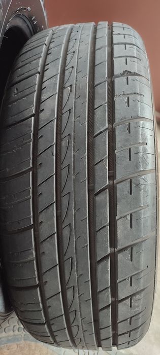Гуми за SUV 235/60/18