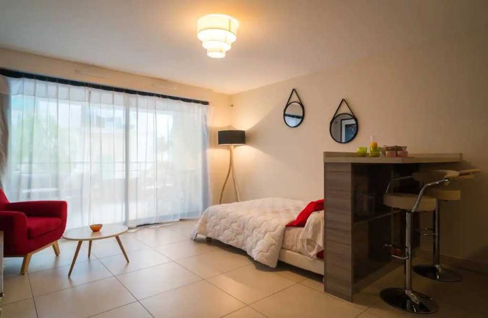 Дава се под наем Едностаен апартамент в Пловдив, Младежки Хълм - 44 кв.м за 188.7 € - Снимка #1