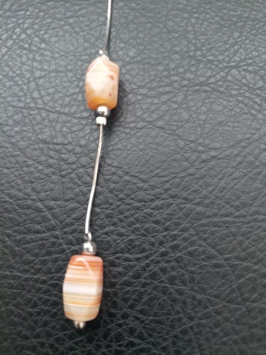 Красиви сребърни колиета с камъни