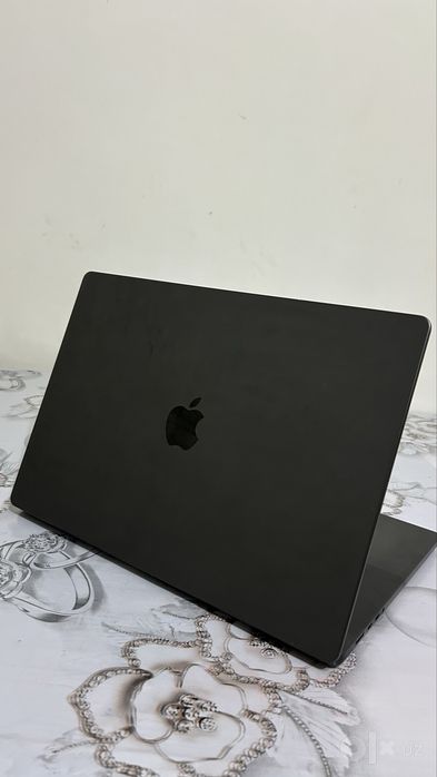 Macbook pro m3 pro inch 16  18/512