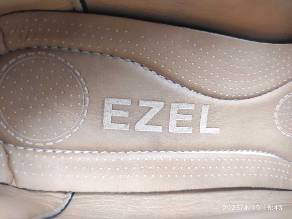 Продавам дамски черни обувки