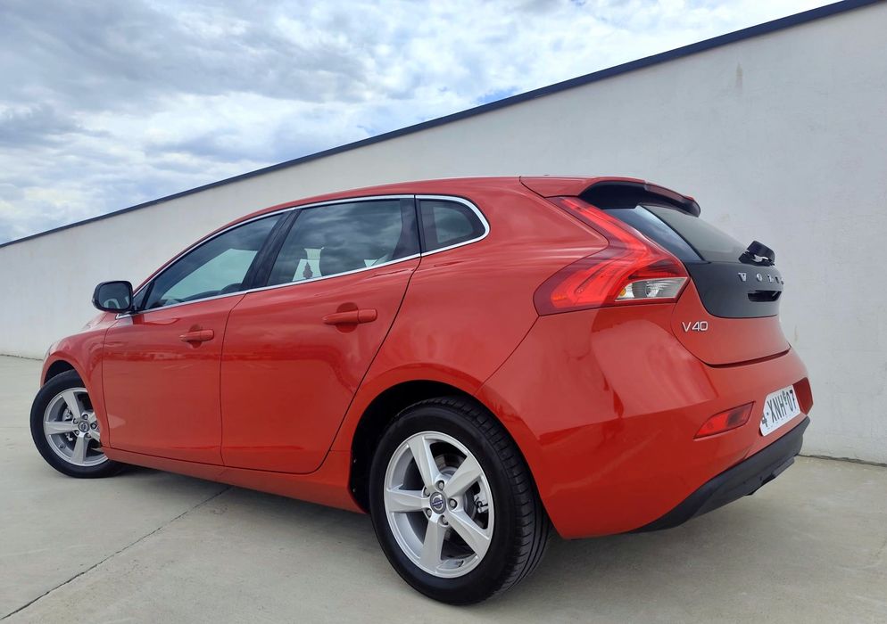 VOLVO V40 2015 — imagine 4