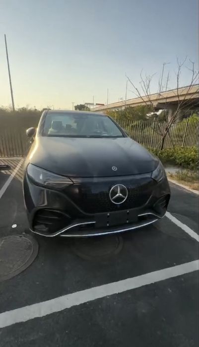 Mercedes- Benz EQE 500