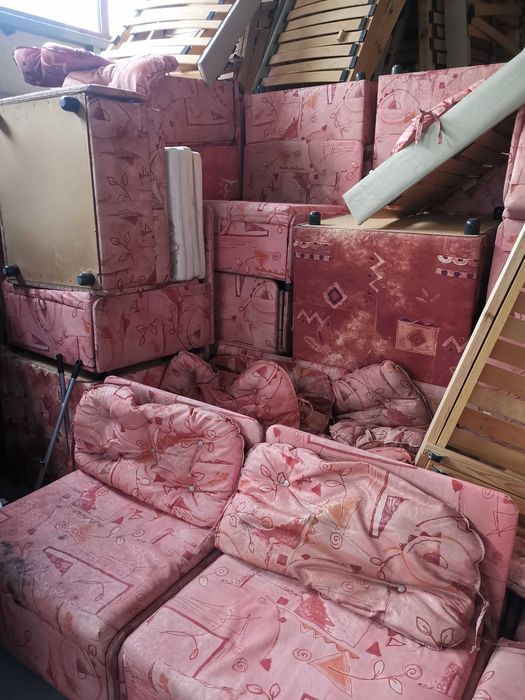 Дивани      единични