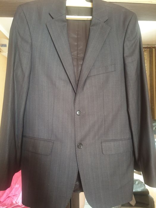 Продам костюмы мужские классические