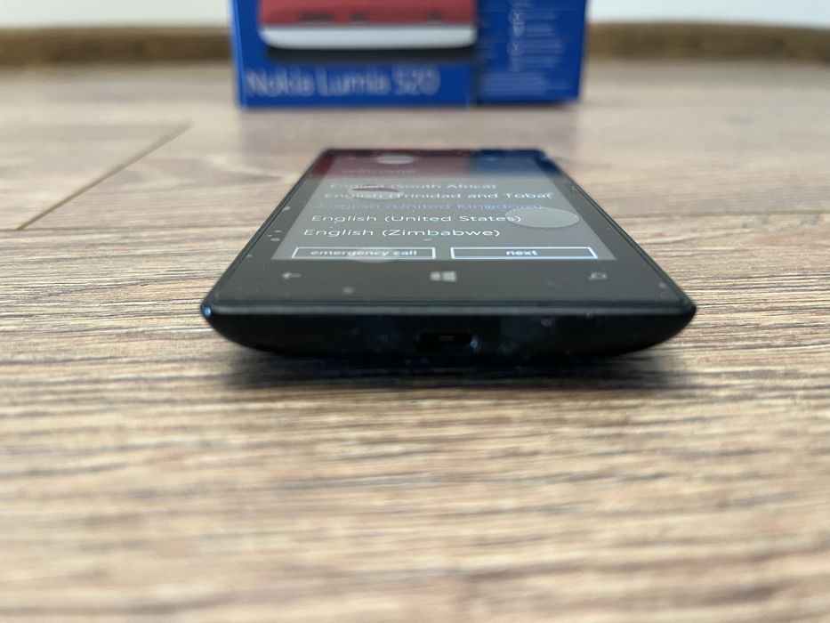 Nokia Lumia 520 пълен комплект GSM/ГСМ smart phone/смартфон