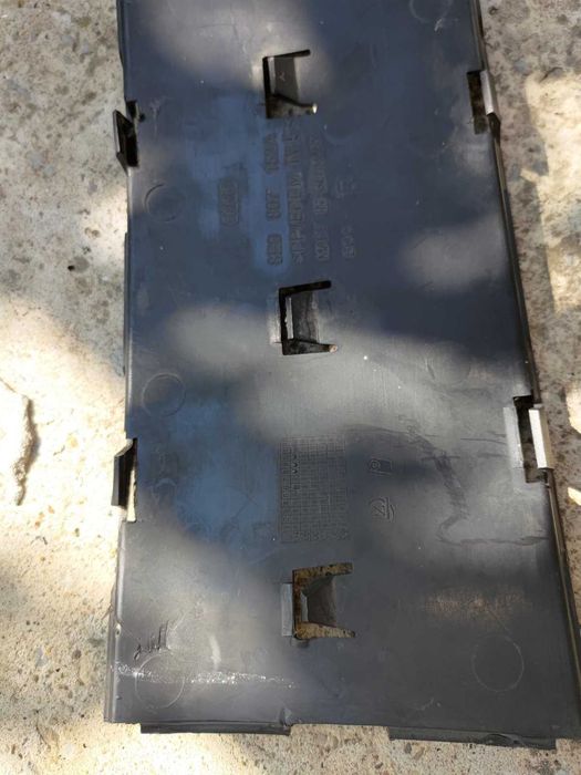 Части от предна броня за Ауди A4 B7 и суббуфер