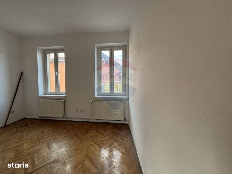 Casă pe un nivel aproape de centrul orașului