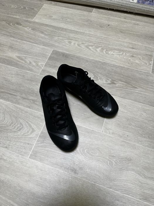 Продам оригинальные сороконожки Найк