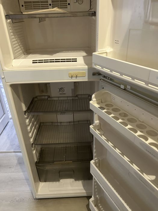 Холодильник SAMSUNG SR-268