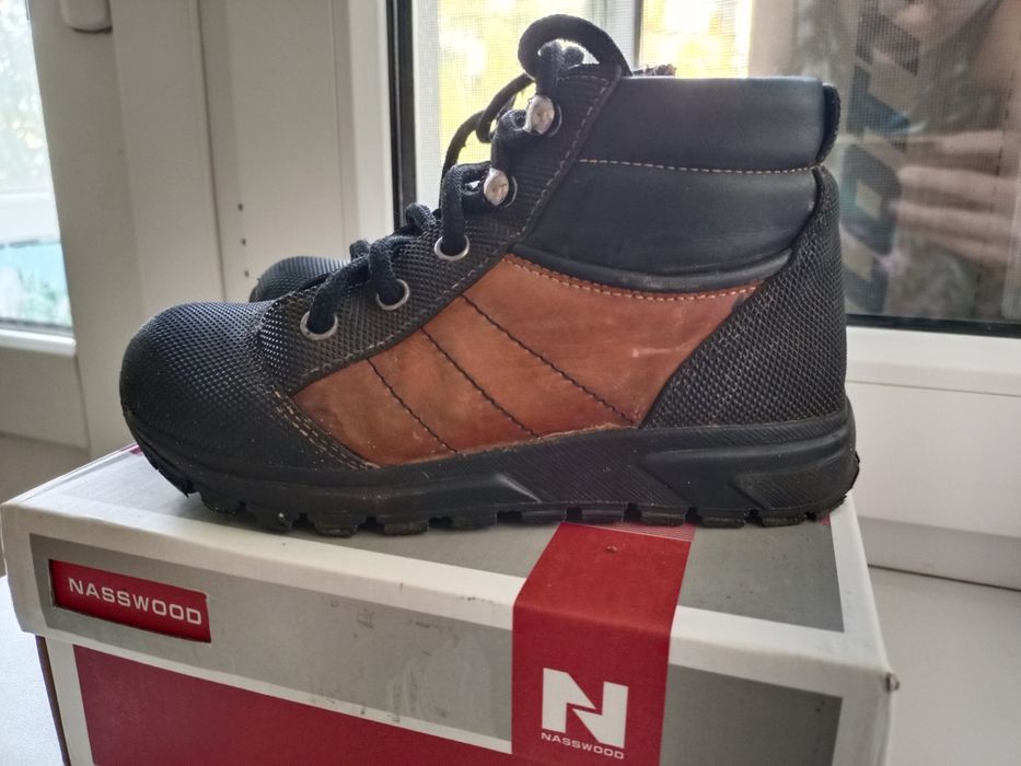 Осенняя детская обувь размер 28