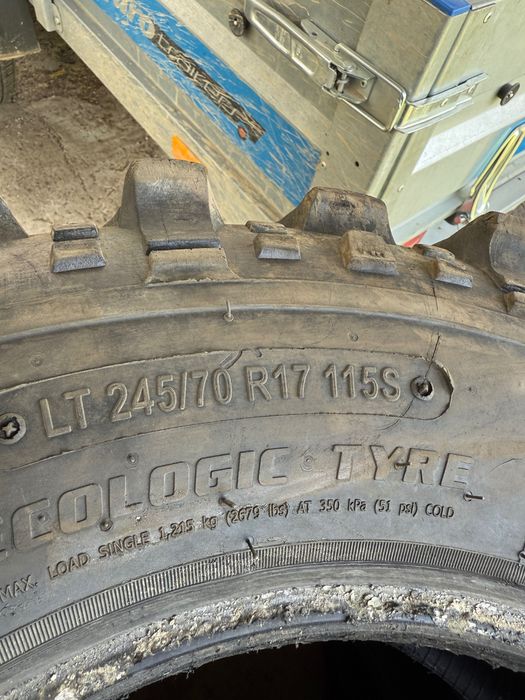 Продавам гуми TREKKER 245/70/17