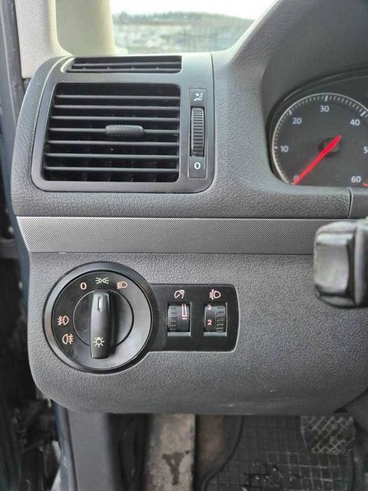 VW Touran 1.9 TDI DSG (2006) – proprietar unic – Sfântu Gheorghe