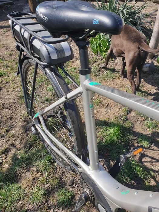 Bicicleta electrica hybrid Cube