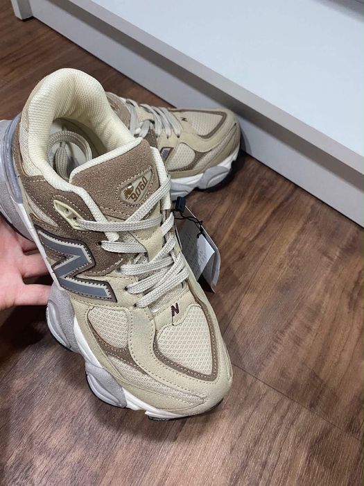 Дамски New balance 9060, естесвен велур. Видо