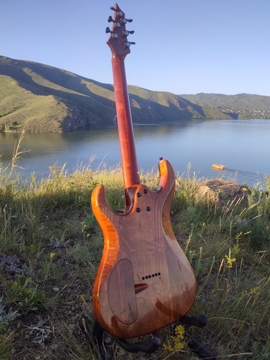 Электрогитара мастеровая