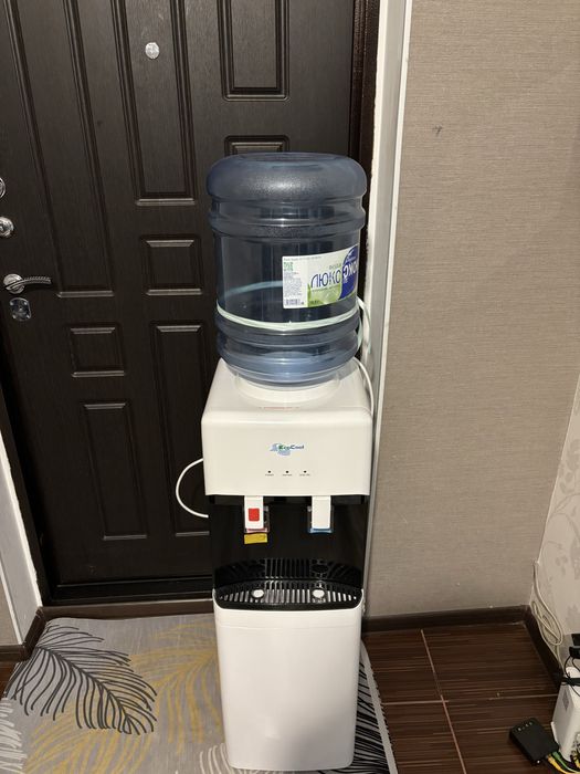 Кулер для питьевой воды