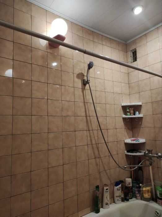 Продаётся 3-х комнатная кв-ра на 2-ом этаже, возле Паркентского базара