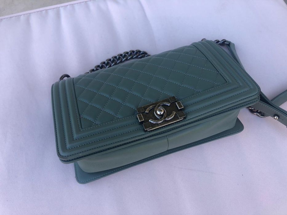 Chanel boy Medium Size