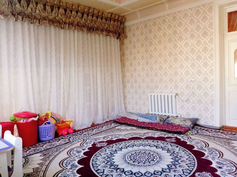 Nazarbek Grand toyhona orqasida
