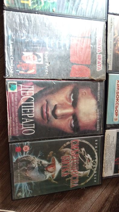 Продавам видео касети