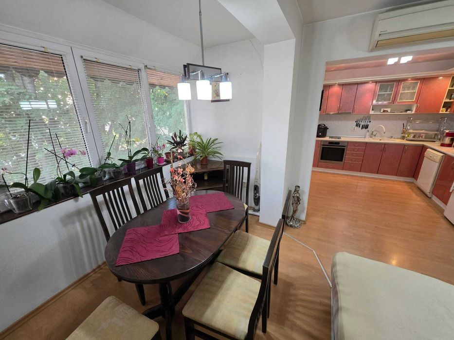 Продава се Мезонет в Търговище, Център - 160 кв.м за 1032 €/кв.м - Снимка #1