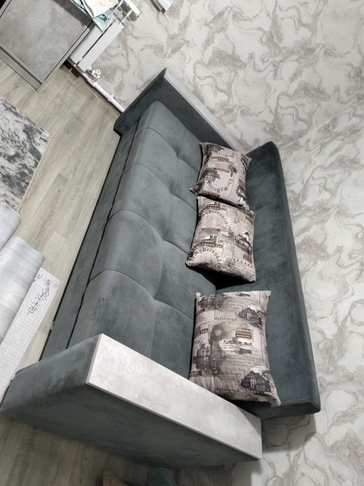 Продам мебель. Диван, кровать 2 х спальная, комод, детскую коляску