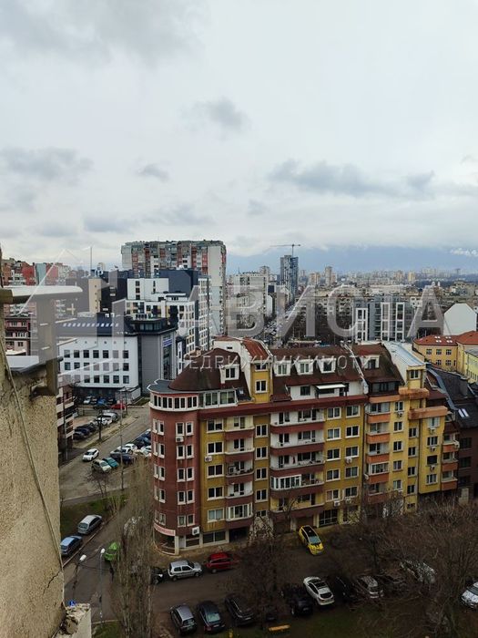 3-стаен в София-Света Троица площ 103