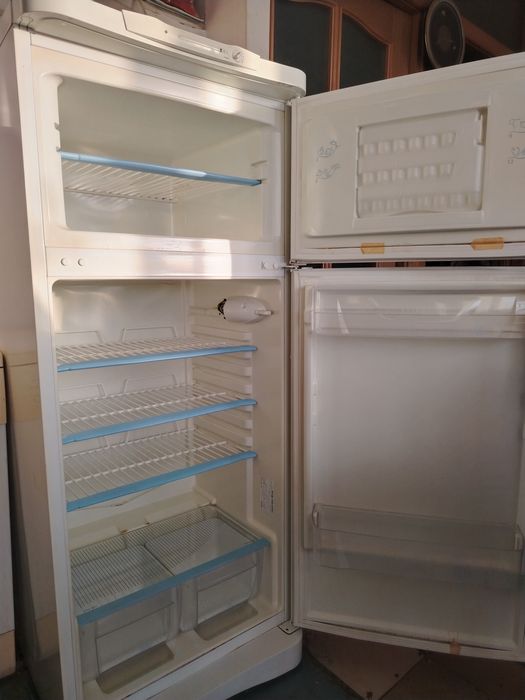 Двухкамерный Холодильник Indesit