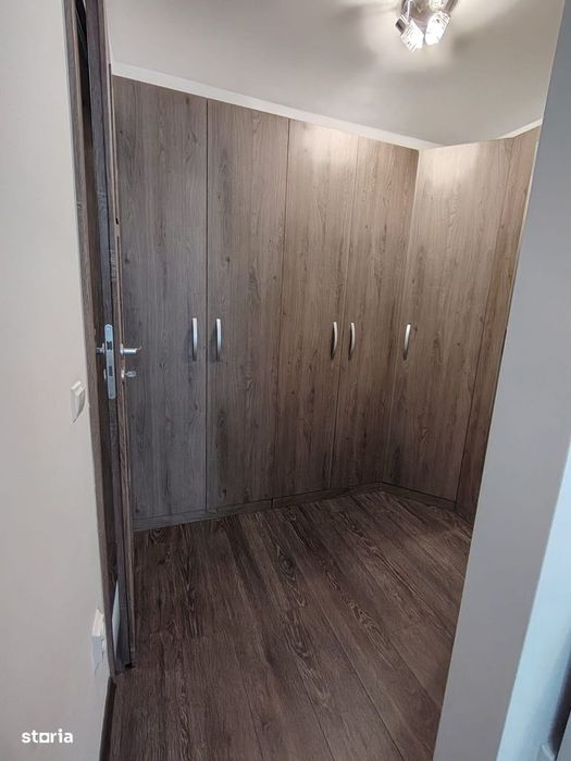 Apartament de vanzare 3 camere cu terasa, mobilat si utilat, parcare