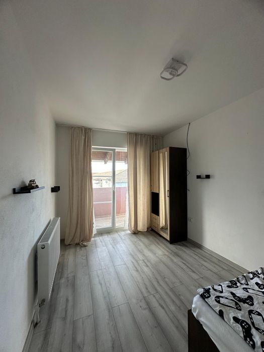 Ofer spre încheiere apartament cu 3 camere, 75m2