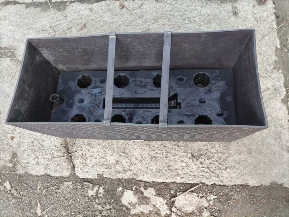 Продам горшок под цветы