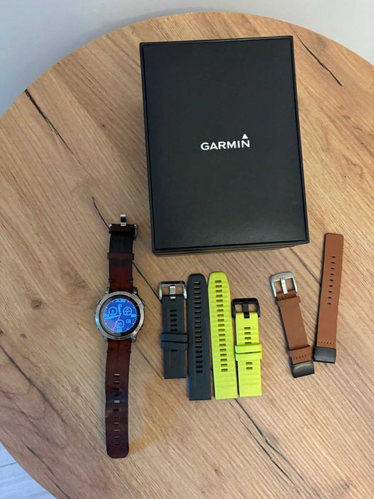 Garmin Fenix 7 Titan Sapphire Solar, 47mm + 3 curele (piele + silicon)