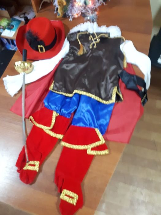 Новогодний костюм мушкетер