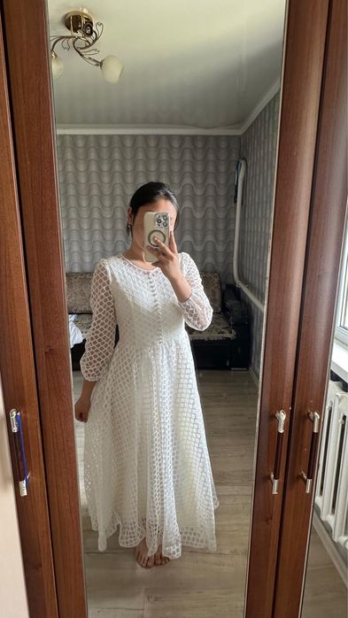 Продаю белое платье