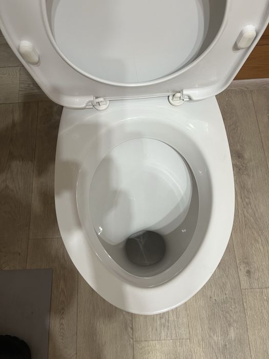 Унитаз в отличном состоянии