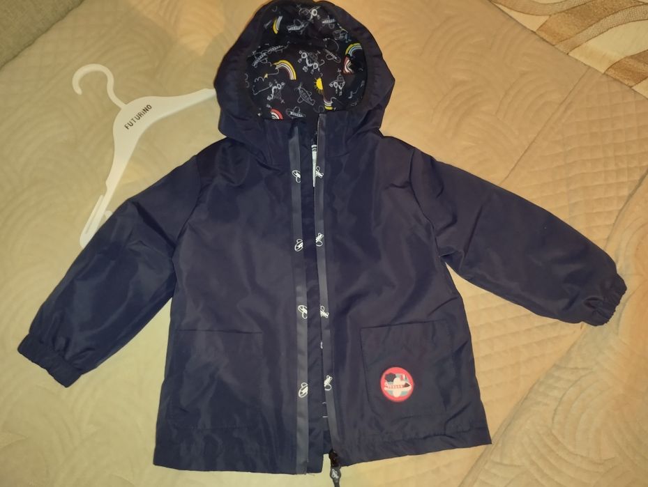 Продам детскую ветровку
