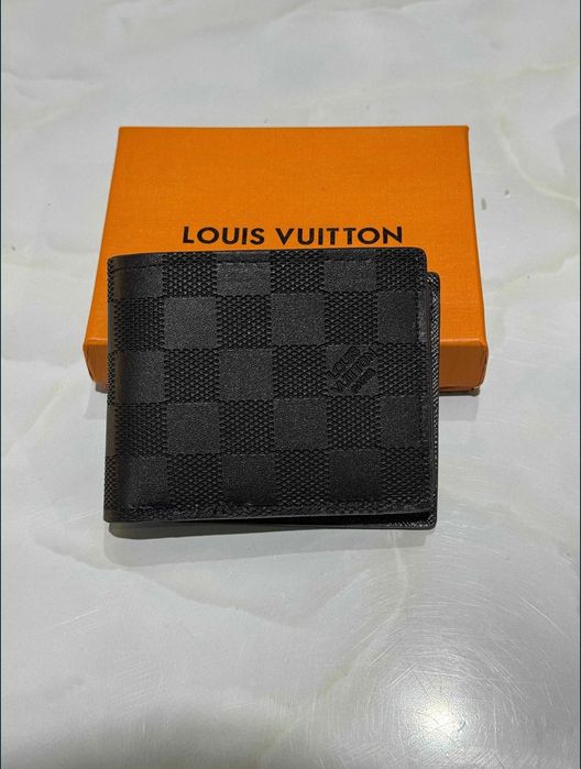 Portofel Louis Vuitton Monogram LV, din Piele Texturată