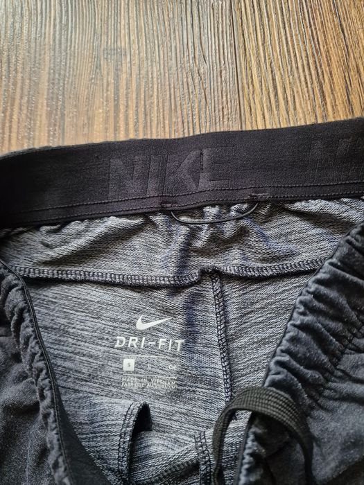 Страхотно мъжко спортно долнище NIKE  размер S