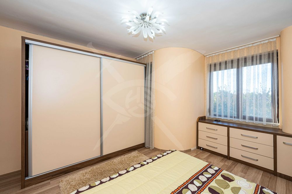 Продава се Тристаен апартамент в Пловдив, Остромила - 116 кв.м за 1432 €/кв.м - Снимка #9